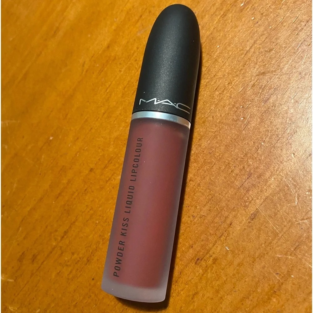 MAC Powder Kiss Liquid Lipcolour Fashion Emergency